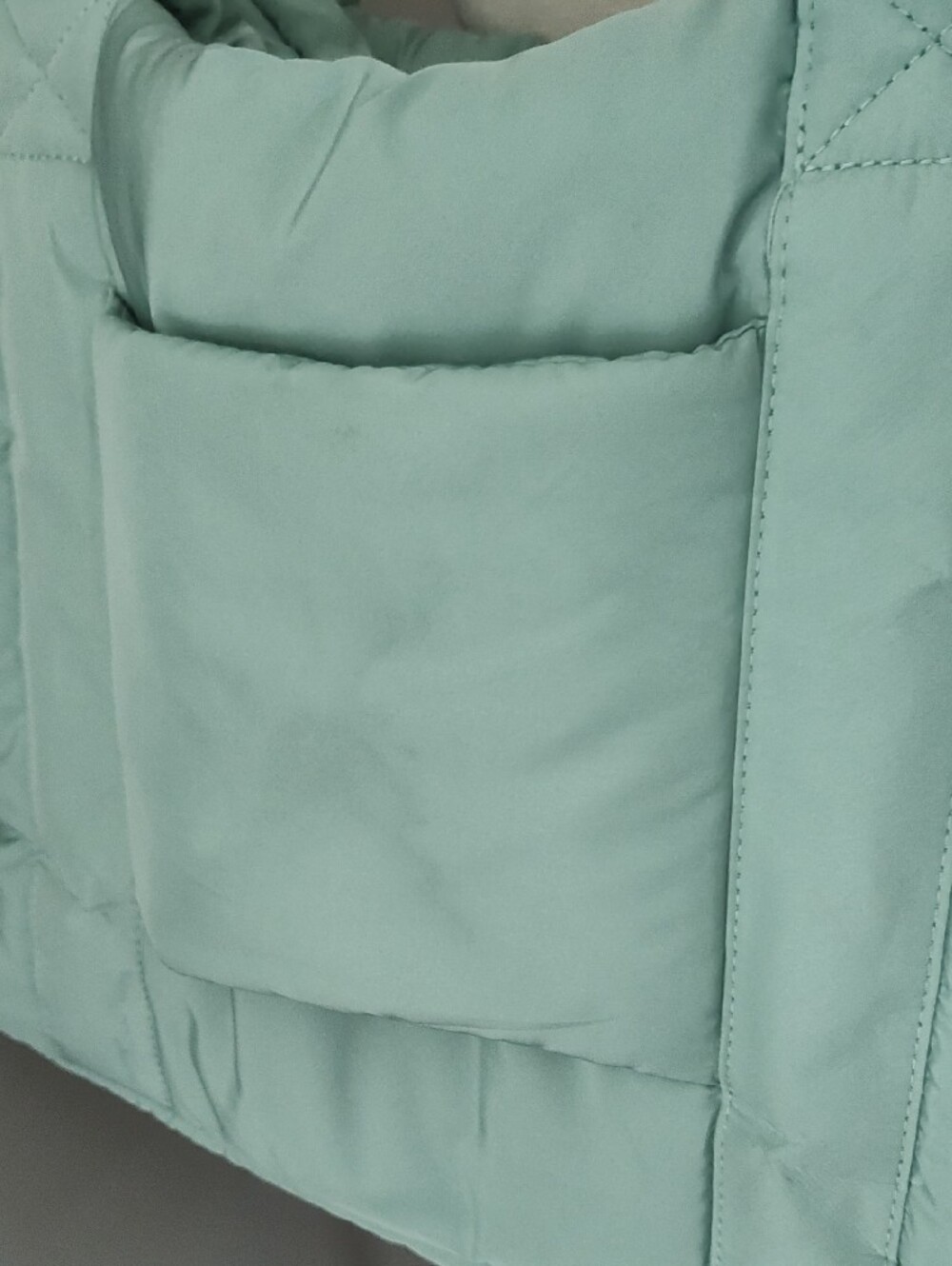 Wilo Puffy Zippered Shoulder Tote Bag in Sage Green With Extra Matching Case - Picture 9 of 16